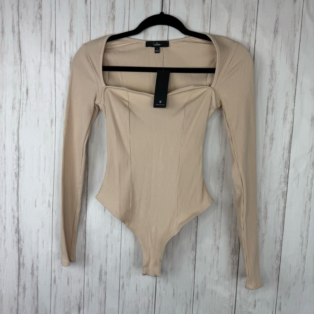 Lulu’s NWT tan cream long sleeve bodysuit Small